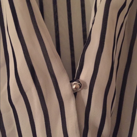 H&M blouse - Picture 2 of 4